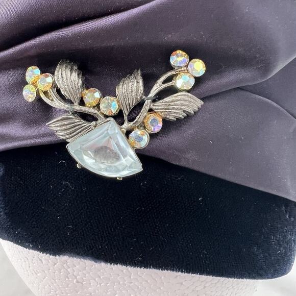 Vintage Union Made Purple Velvet & Silk Cloche Turban Style Hat with Brooch